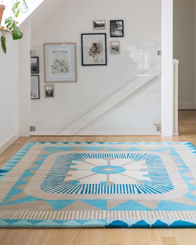 Zigzag blue – håndtuftet ullteppe